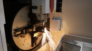 fiber laser cutting
