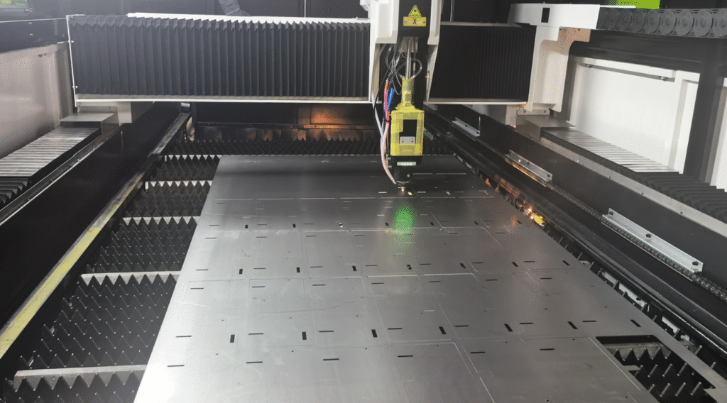 sheet material inside the jq 1530hp processing area